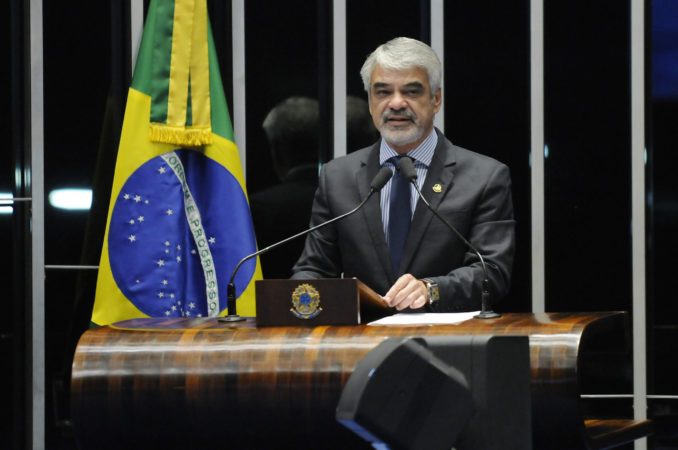 STF pode frear caçada injusta contra Lula, diz Humberto