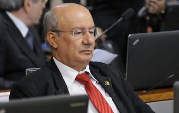José Pimentel: “Lula, um preso político”