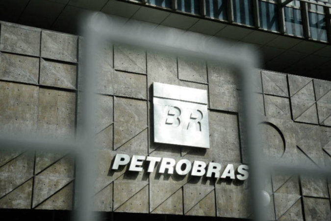 PT no Senado cobra da CVM apuração de vazamento da Petrobras