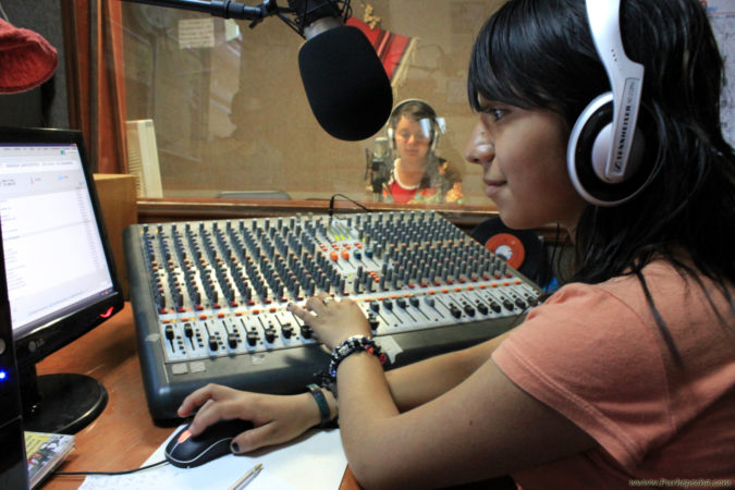 Governo bloqueia rádios comunitárias e prejudica milhares de municípios
