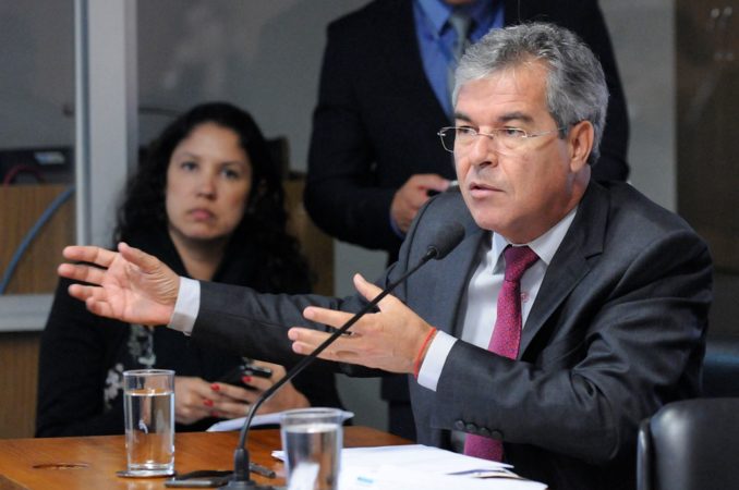 Jorge Viana alerta: democracia no Brasil corre risco