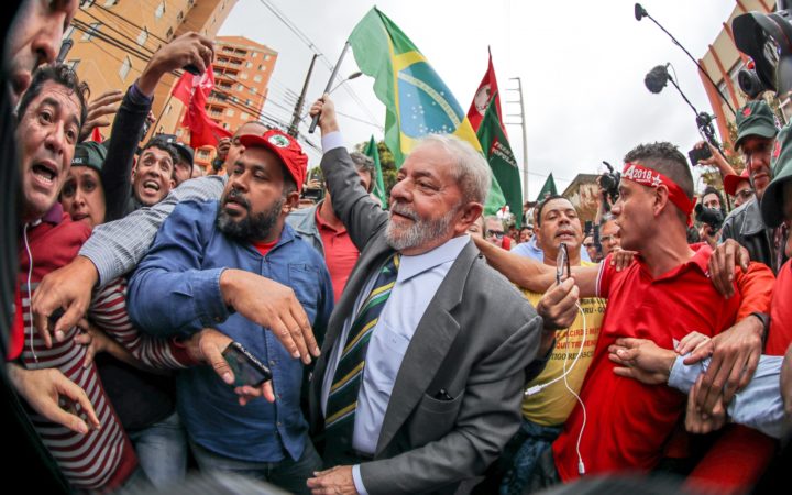Moro não pode condenar Lula sem provas e impedir sua candidatura, diz Humberto