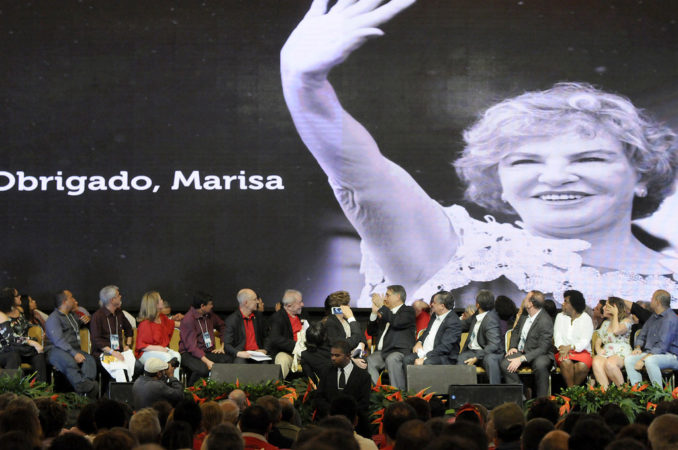 Abertura do 6º Congresso do PT homenageia Marisa Letícia