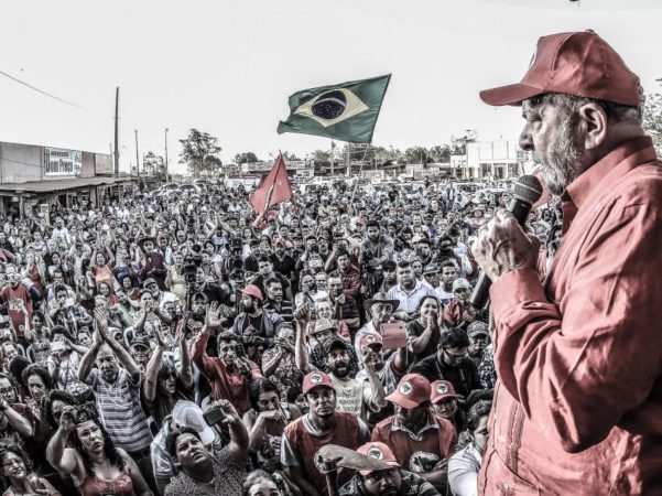 Nova violência contra Lula exige resposta nas ruas