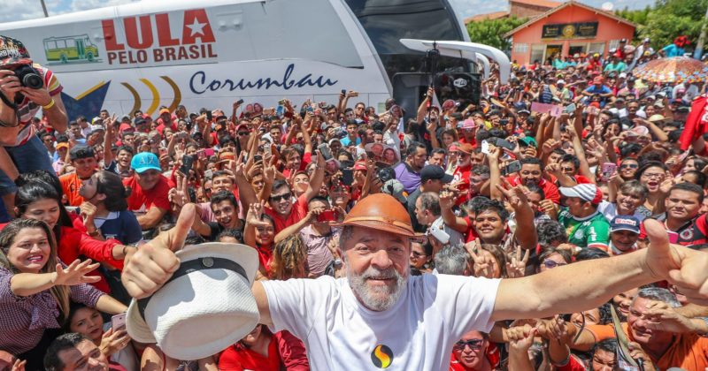 Gratidão marca o segundo dia da caravana de Lula no Ceará