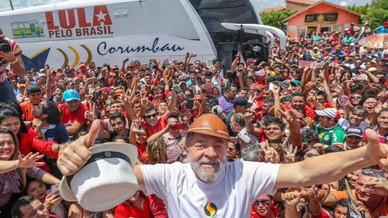 Para Lula, mudar a cara da política é tarefa de todos