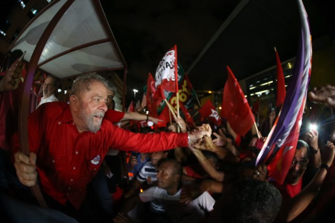 Lula: “Temer está vendendo o futuro do Brasil”