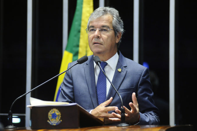 Jorge Viana: “Que maldição é essa que o Brasil está vivendo?”