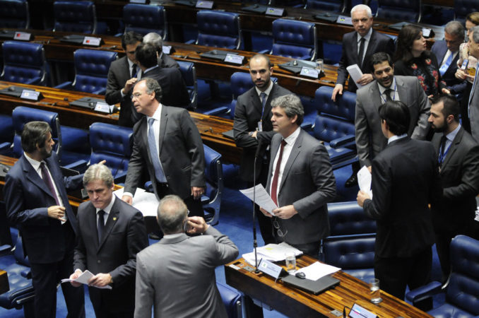 Governo atropela e aprova “MP do Moreira Franco”