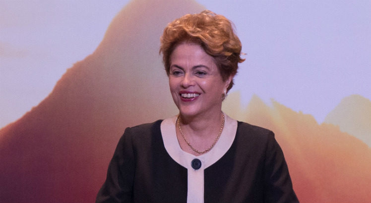 Defesa de Dilma vai pedir anulação do impeachment
