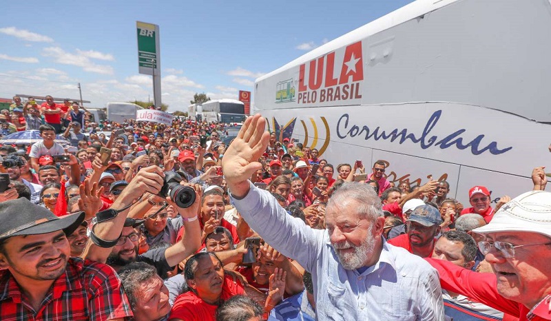 De volta à estrada: Caravana de Lula chega a Minas Gerais