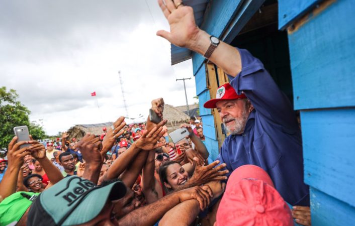 Só dá ele: Lula lidera cenários para 2018