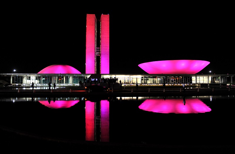 Outubro Rosa: ações no Congresso para prevenção