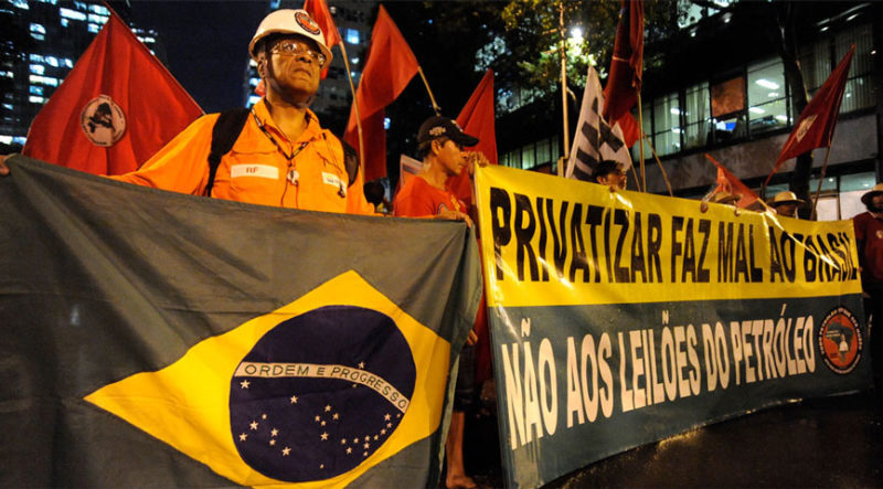 Ameaçada, Petrobras é defendida pelo povo nas ruas