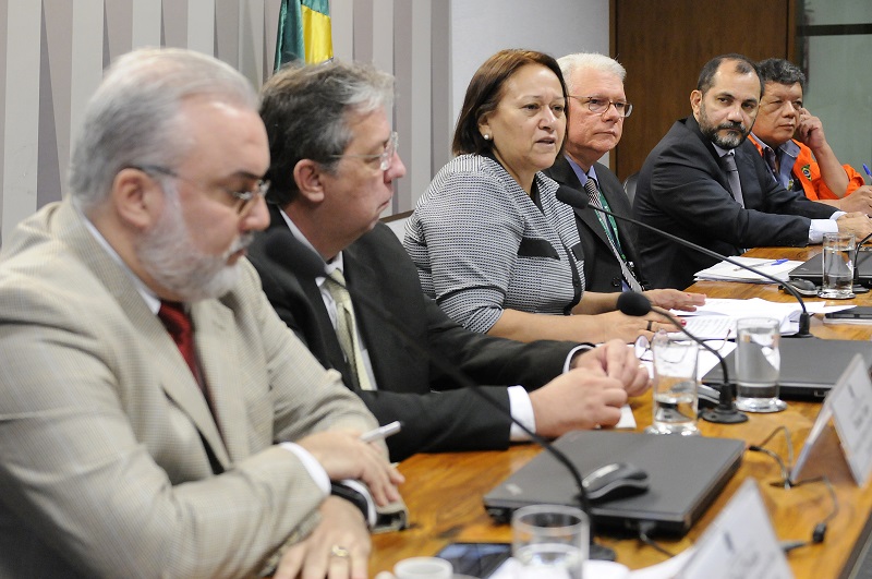 Senadora Fátima defende papel da Refinaria Clara Camarão