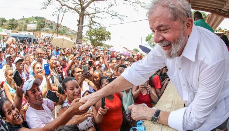 Mesmo com perseguição, Lula é líder em pesquisa