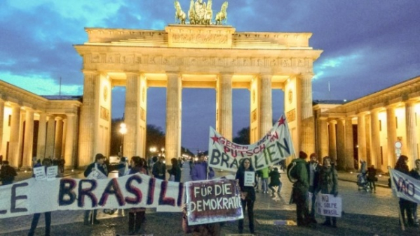 Festival de Berlim tem manifestação pró Lula e Dilma