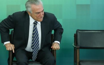 Senadores petistas e movimentos sociais criticam intervenção no Rio