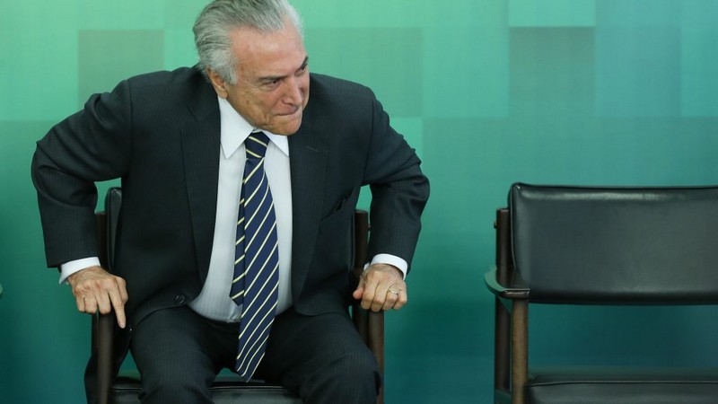Senadores petistas e movimentos sociais criticam intervenção no Rio