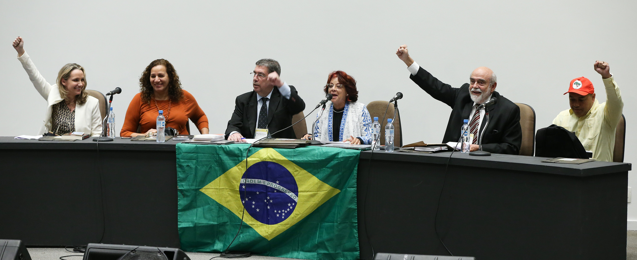 Juristas assinam carta contra condenação de Lula