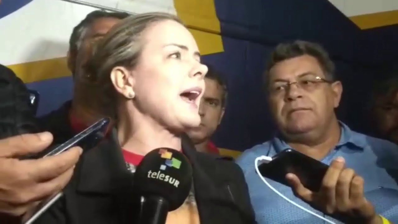 Gleisi denuncia emboscada contra caravana de Lula e cobra responsabilidade de autoridades
