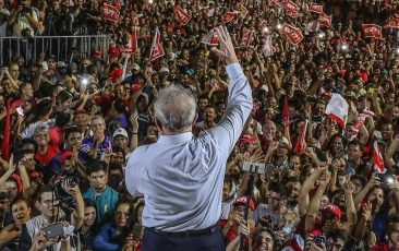 Baixe aqui o panfleto “O povo quer Lula livre”