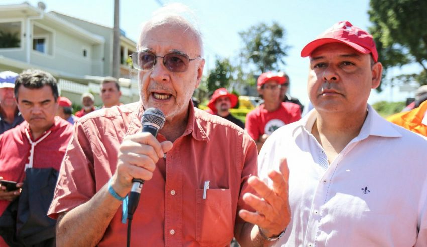 Lula está preso por enfrentar o capitalismo, afirma CUT