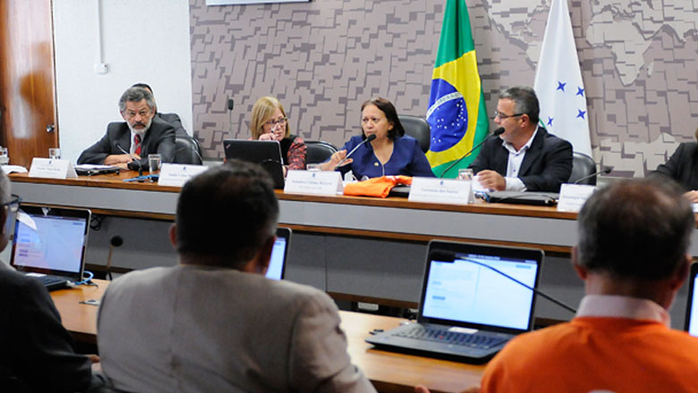 Fátima pede urgência na isenção de taxa às rádios comunitárias