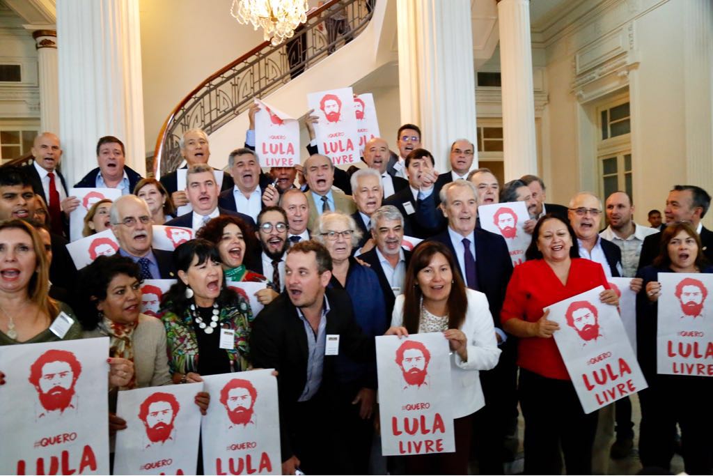 Comissão do Parlasul faz ato por #LulaLivre e anuncia visita