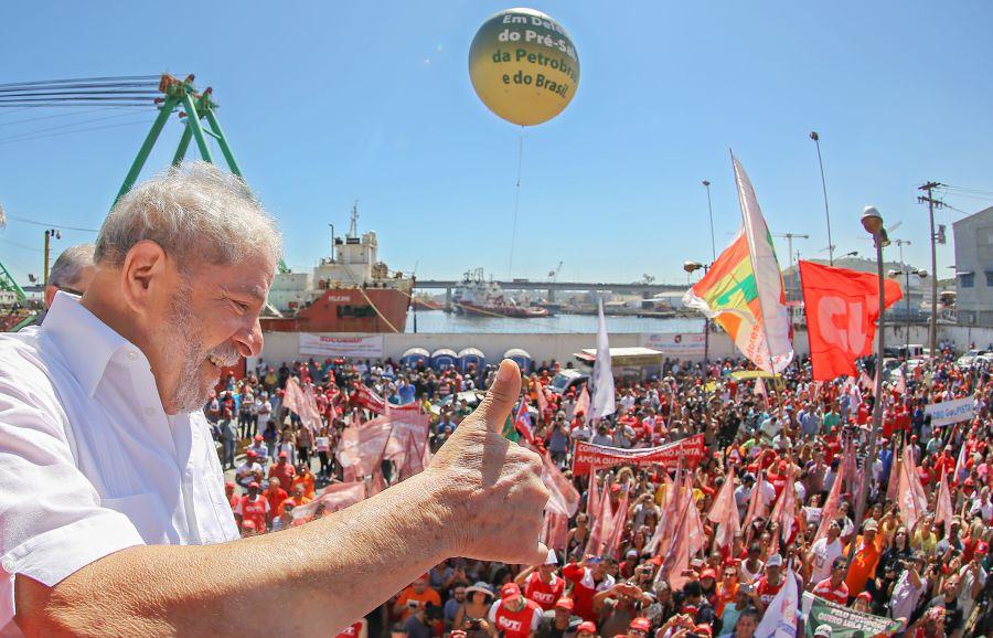 Frente denuncia perseguição e defende candidatura de Lula