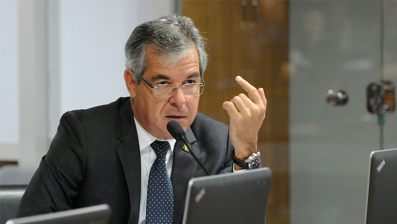 Jorge Viana condena aumentos dos preços dos combustíveis