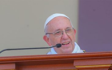 Papa Francisco: imprensa difama, justiça condena e se faz um golpe