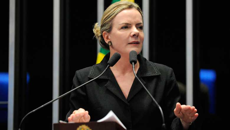 Temer e Bolsonaro destroem legado do PT, denuncia senadora Gleisi