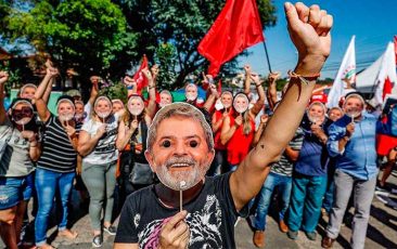 máscara Lula vigilia