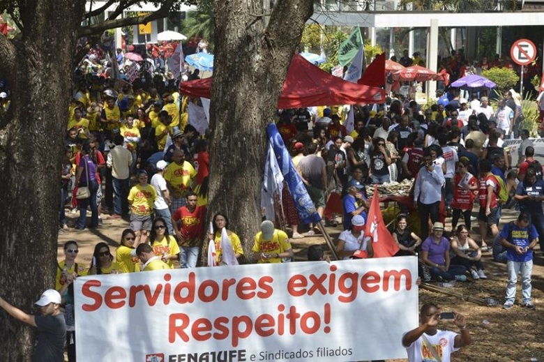 De granadas no bolso a assédio: o ódio de Bolsonaro aos servidores