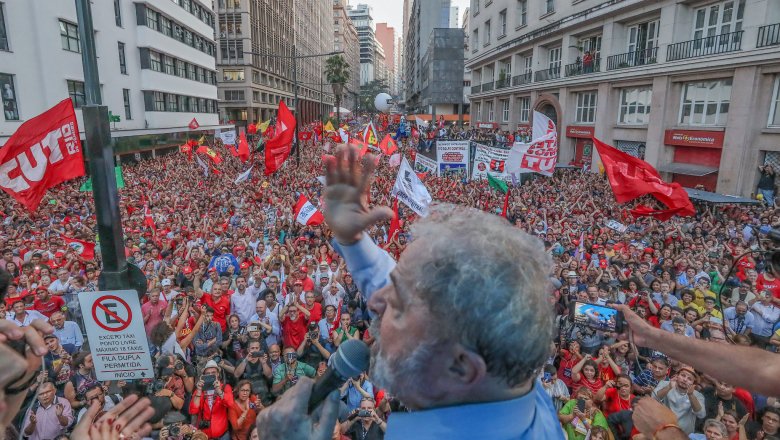 Lula lidera com 48% dos votos válidos