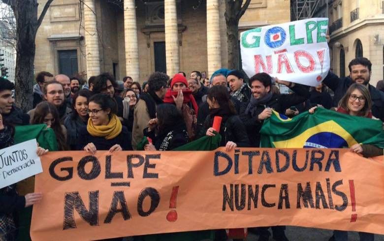 The Economist vê “jovem democracia brasileira” em risco