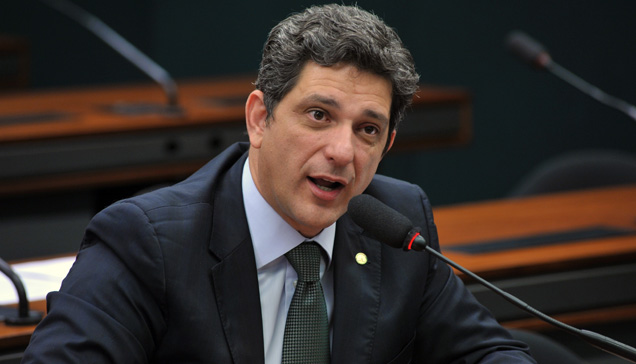 Rogério Carvalho quer revogar emenda do teto de gastos