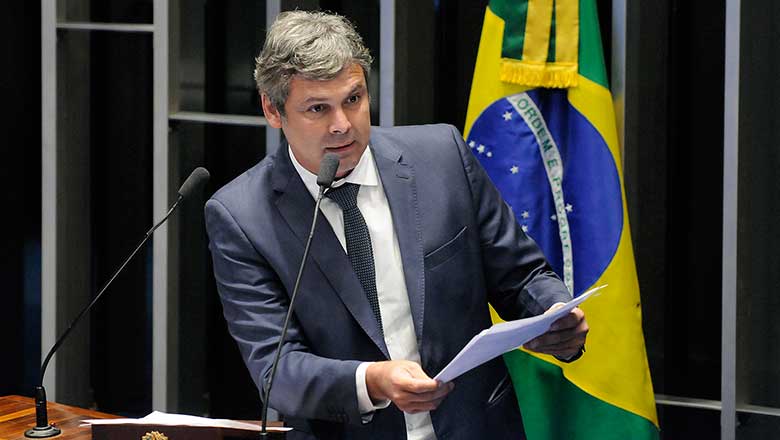 Bancada reage a ameaças de Bolsonaro a Lindbergh