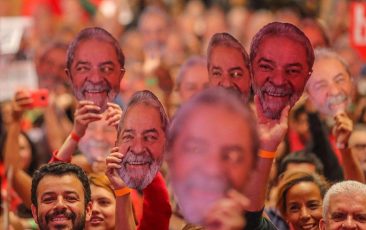 Moção do parlamento britânico defende liberdade de Lula