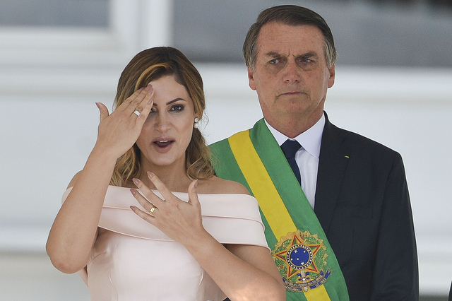 Michelle Bolsonaro será investigada pela Receita
