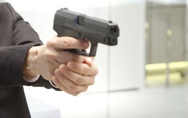 Dinheiro público em loja de venda de armas leva PT a acionar TCU