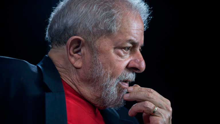 “Bolsonaro não cuida do filho e quer se meter no país alheio”, diz Lula