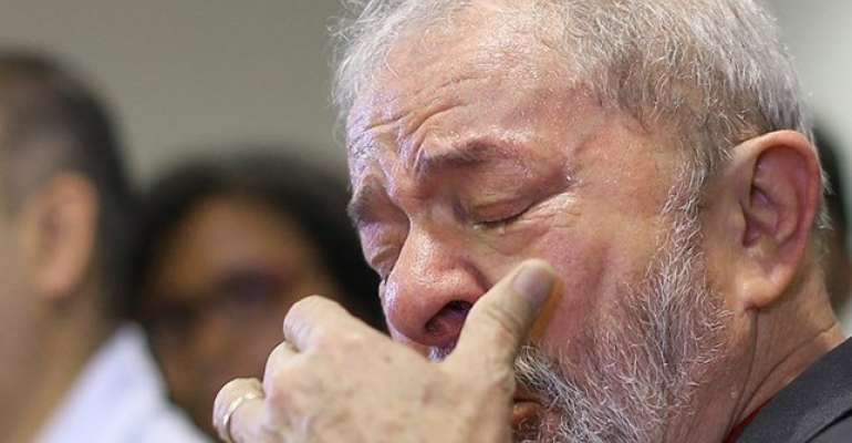 Senadores repudiam inexistência da lei para Lula