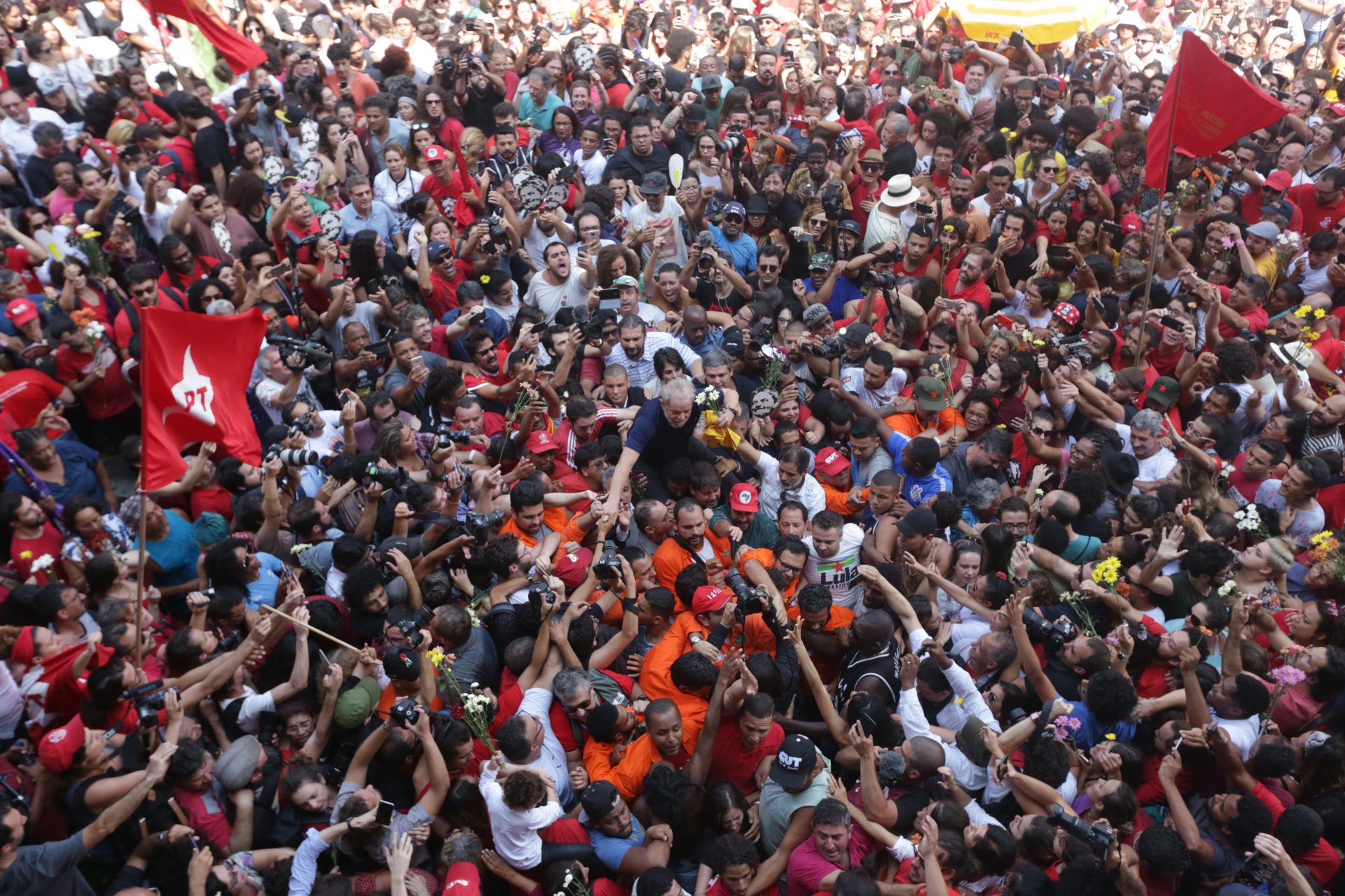Nas ruas, atos pela liberdade do ex-presidente Lula