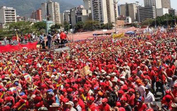 Milhares de Venezuelanos vão às ruas em defesa de Maduro