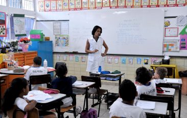 Reforma da Previdência de Bolsonaro prejudica professoras