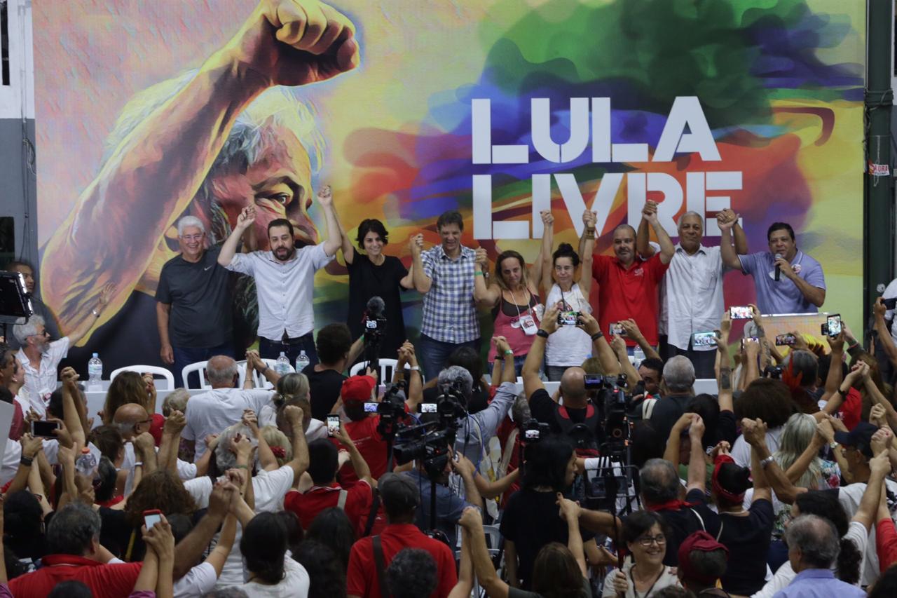 Ativistas relançam campanha pela liberdade de Lula