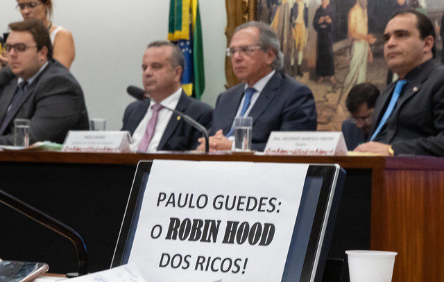 Ministro Guedes ofende deputados e abandona reunião