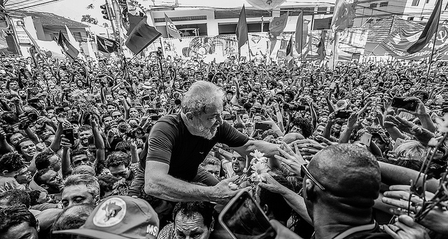Em silêncio forçado: Lula, muito além da política
